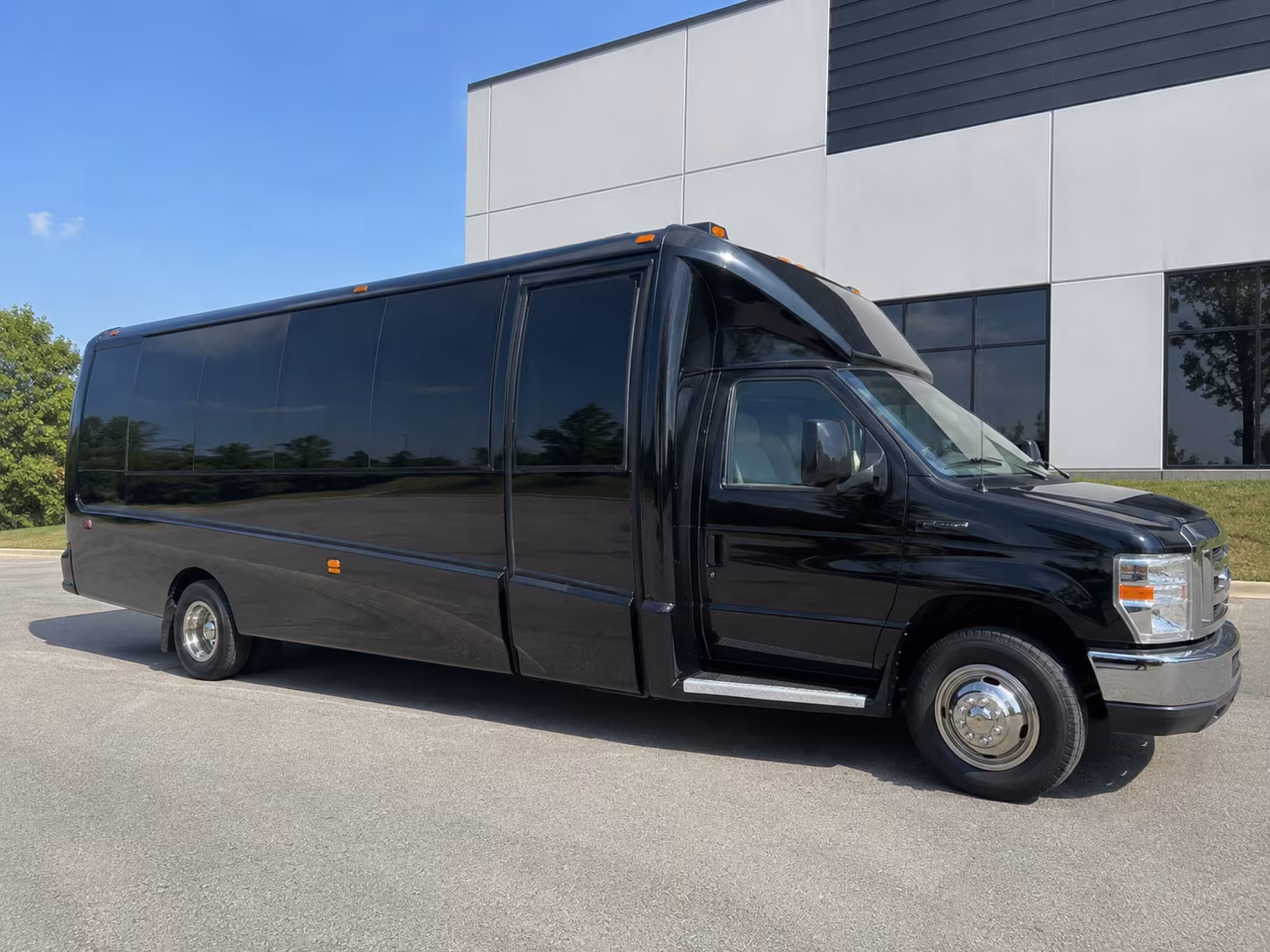 Simi Valley Birthday, Sweet 16, & Quinceañera Transportation party bus exterior